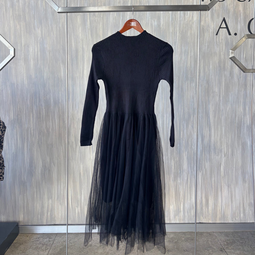 Vestido manga larga con tul