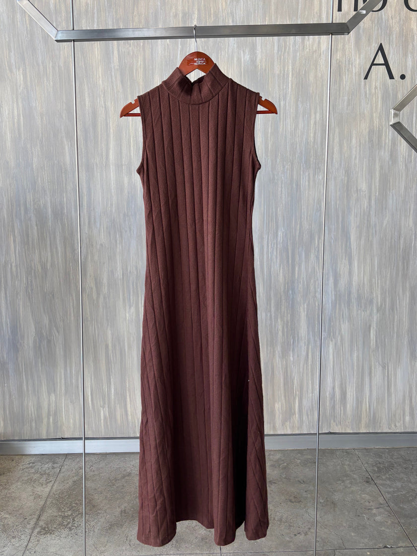 Vestido de punto cuello alto