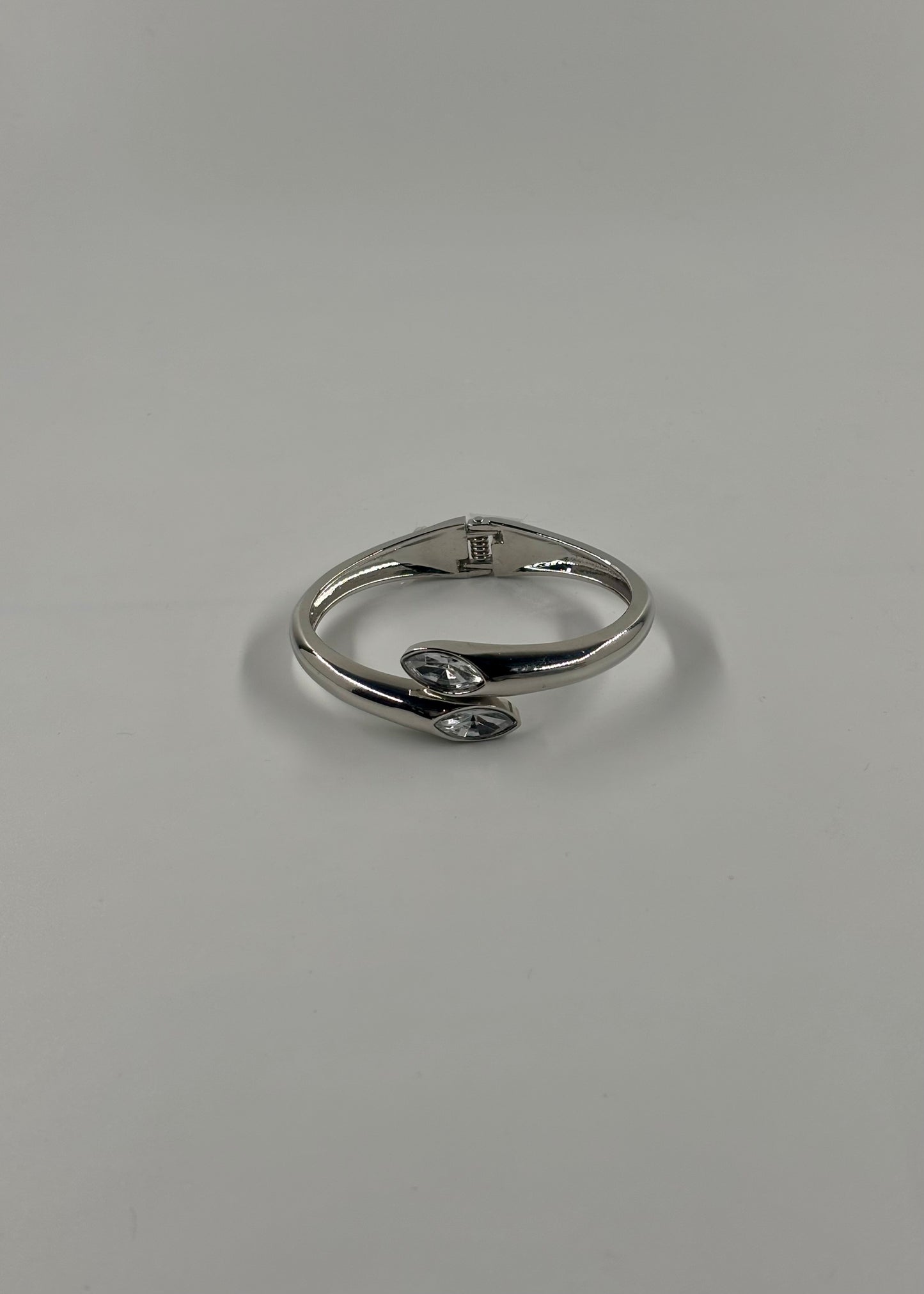 Brazalete entrecruzado