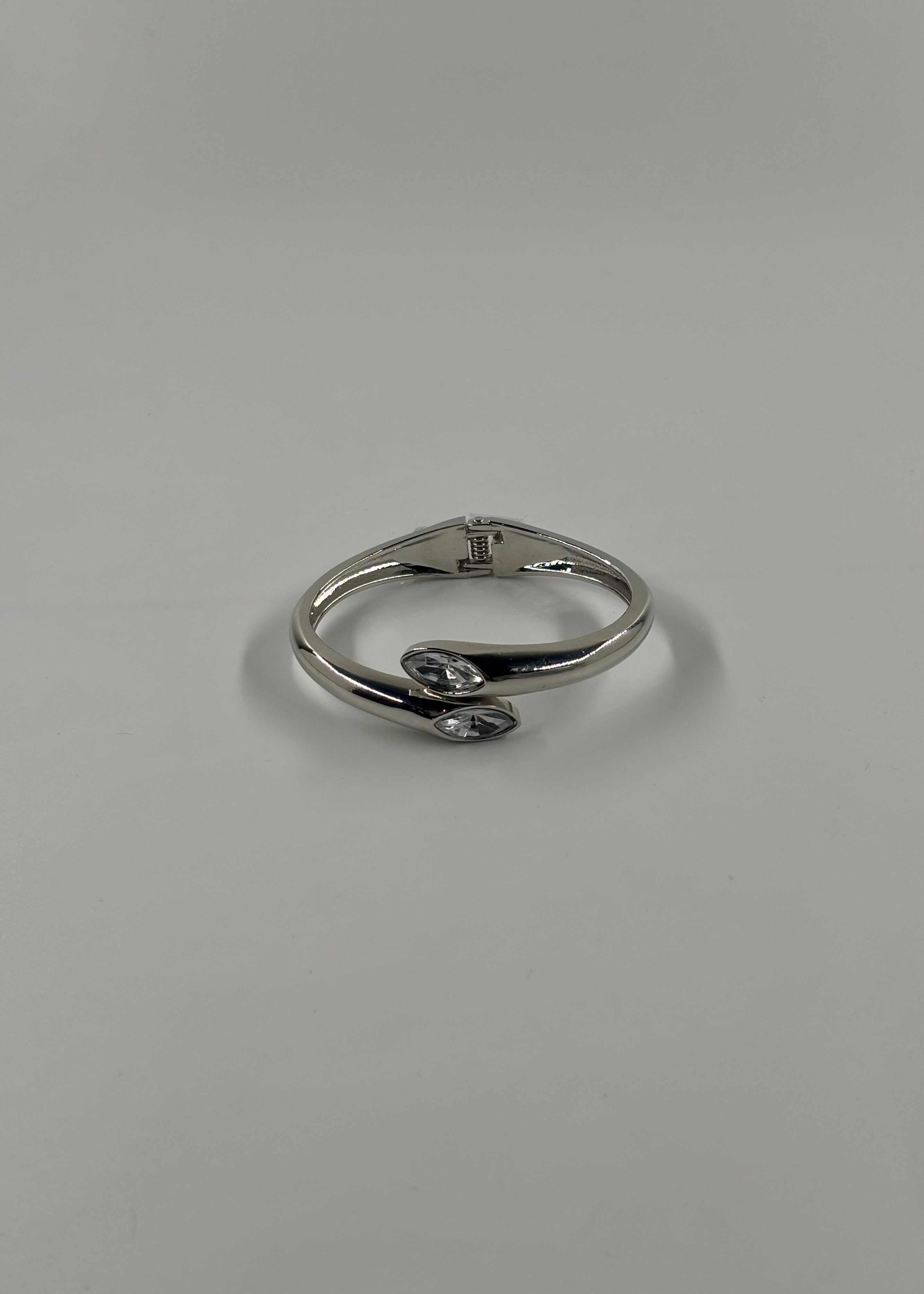 Brazalete entrecruzado