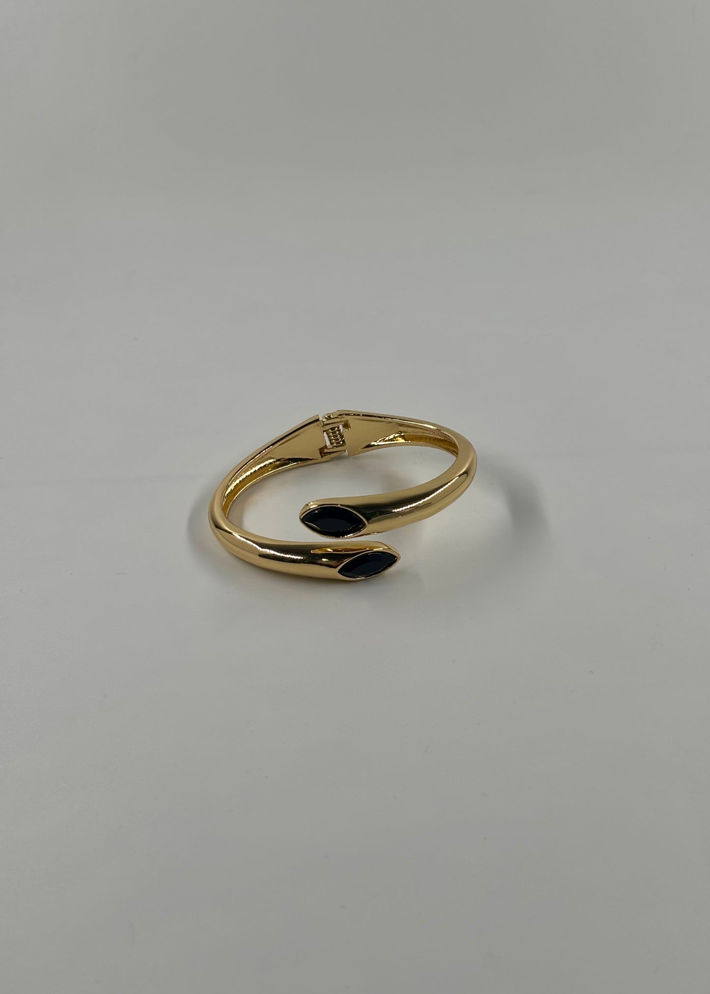 Brazalete entrecruzado