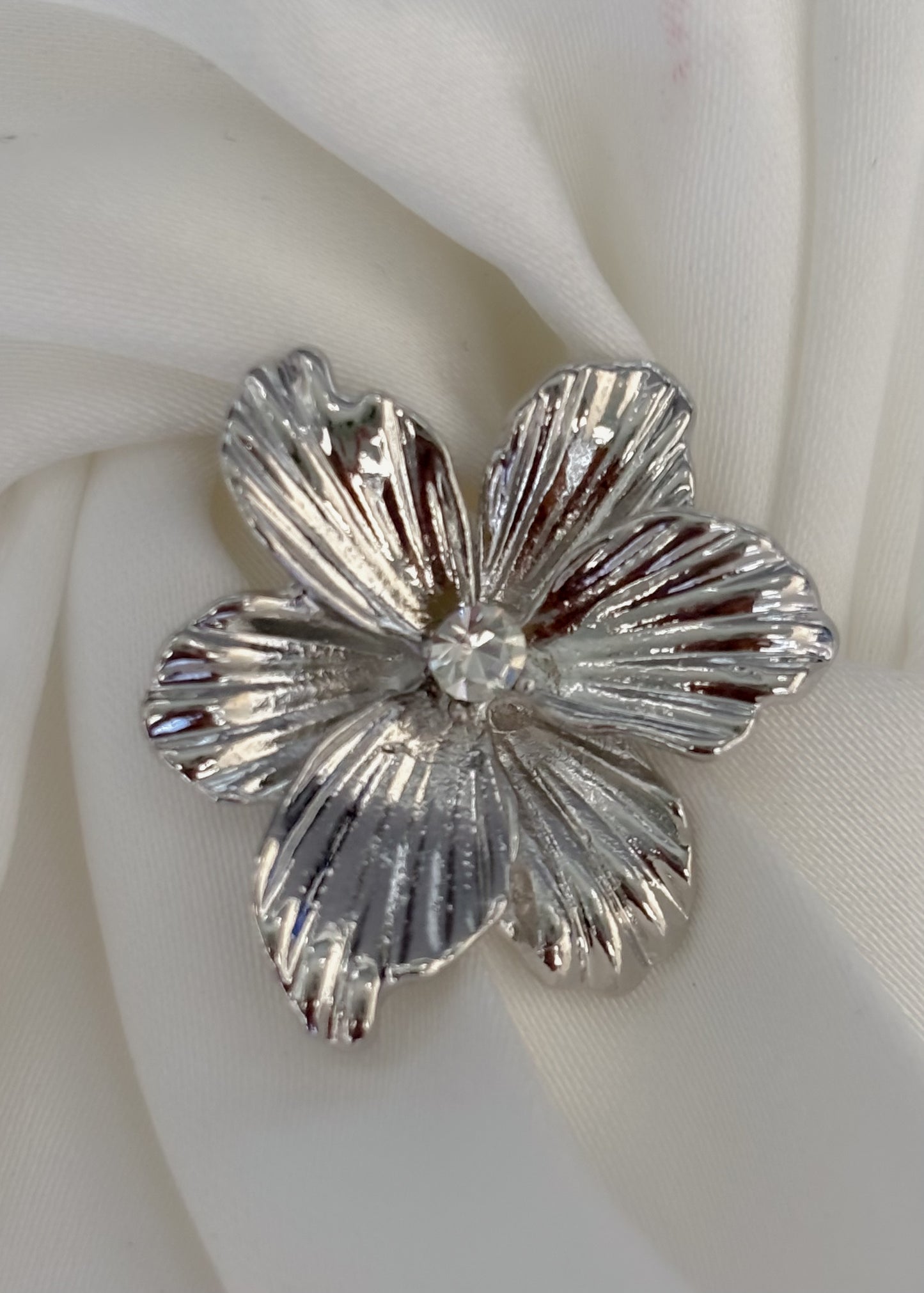Aretes flor con brillo