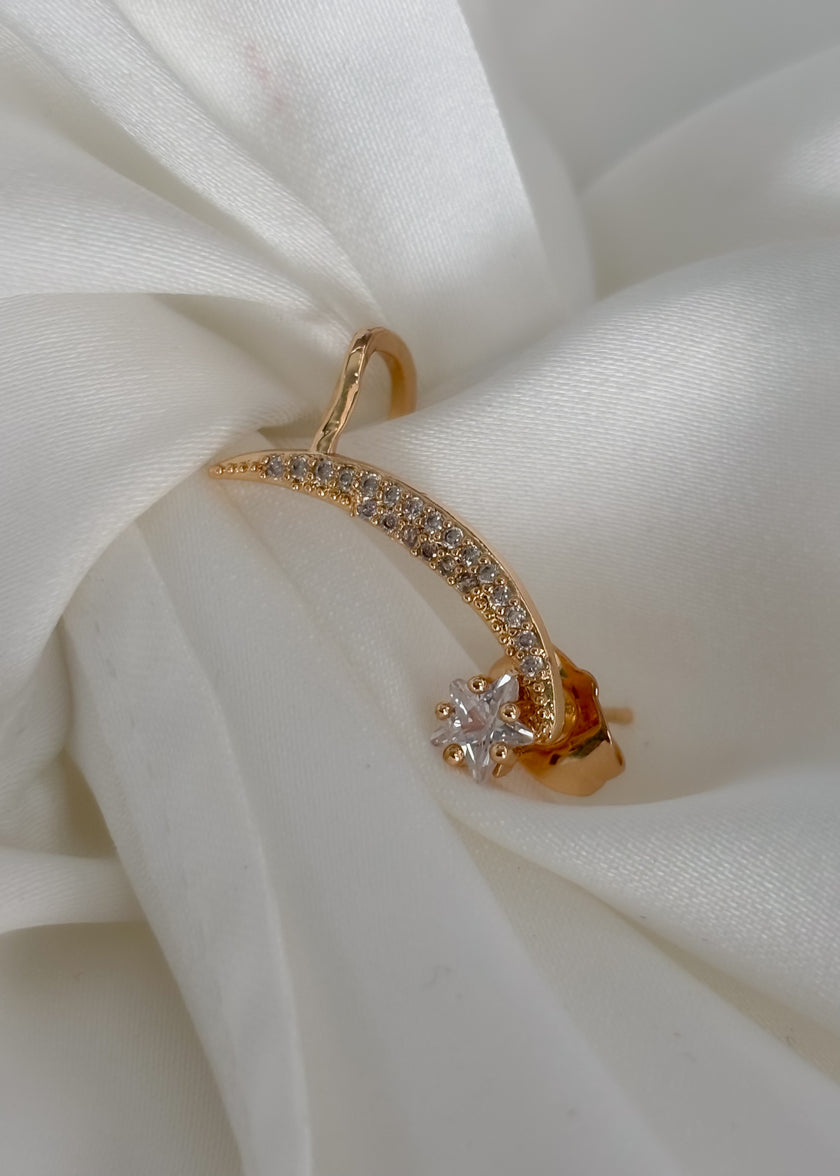 Pin Ear cuff luna y estrella dorado
