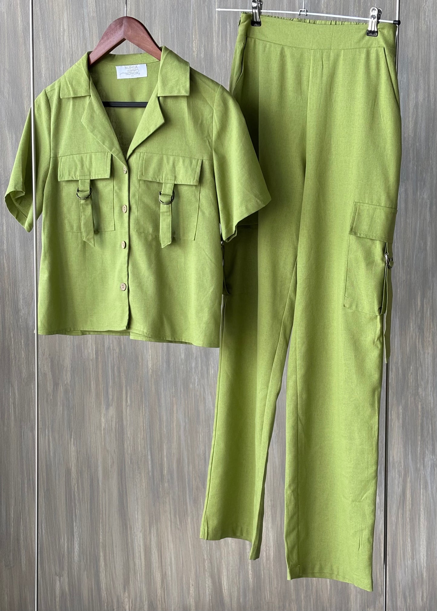 Set camisa y pantalón cargo
