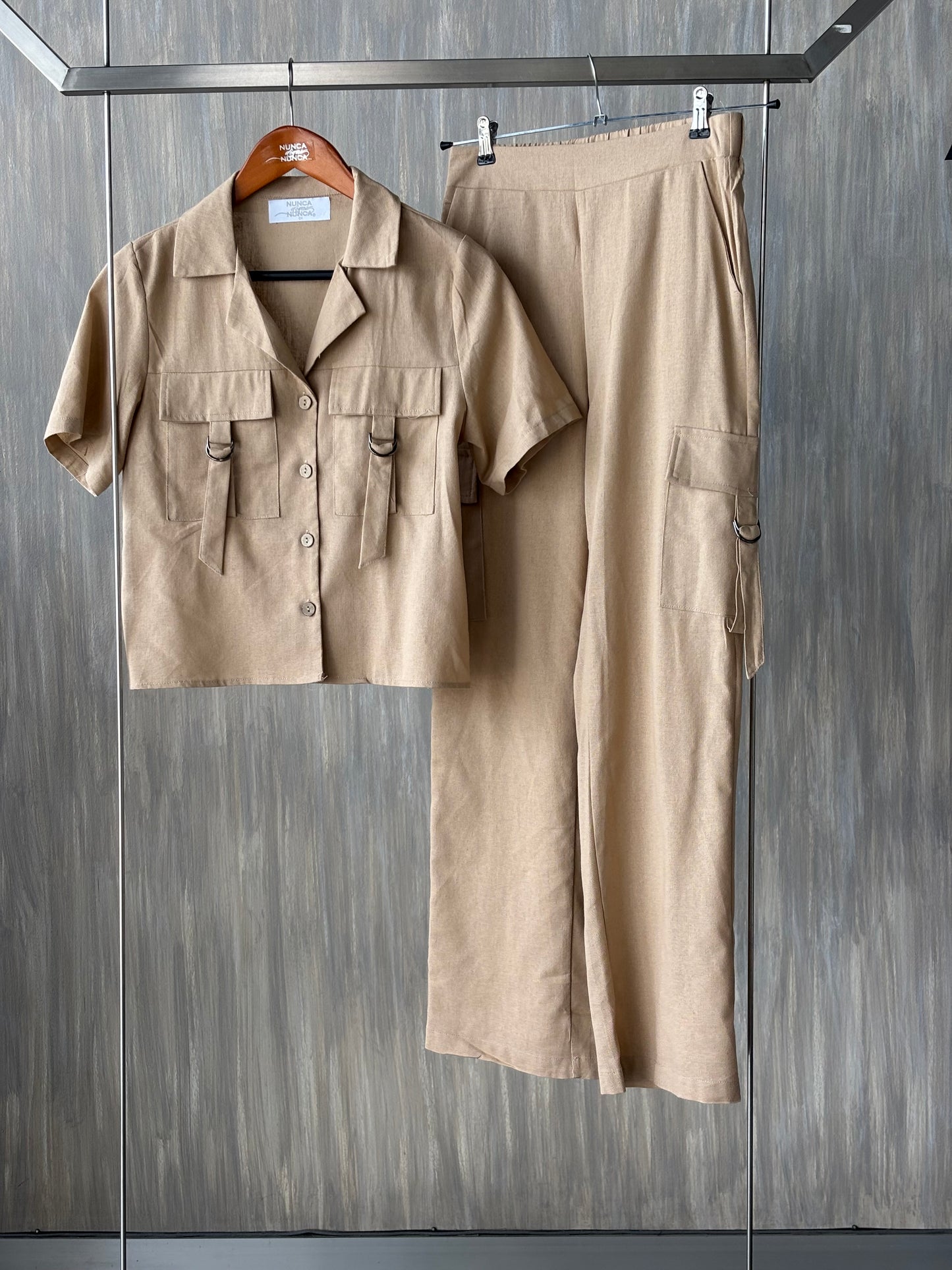 Set camisa y pantalón cargo