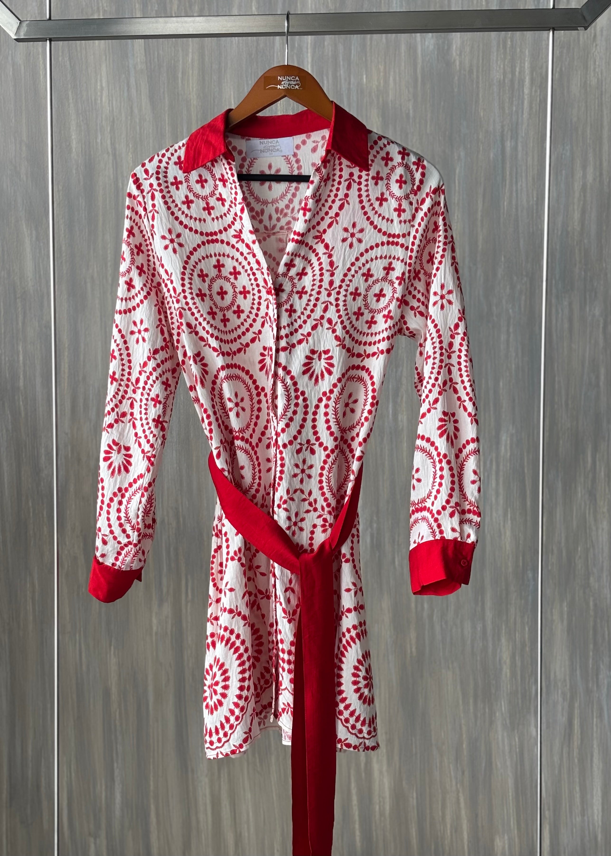 Vestido corto con cinto