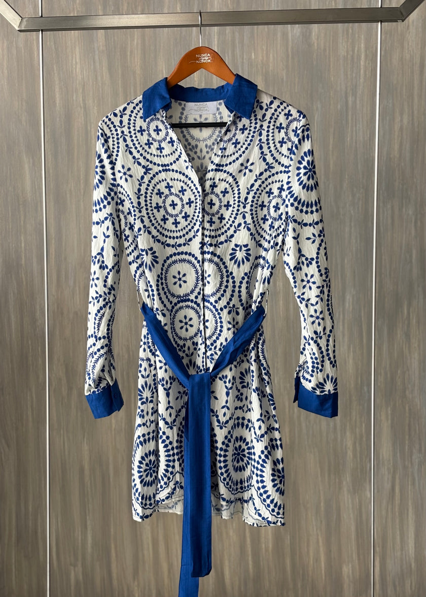 Vestido corto con cinto