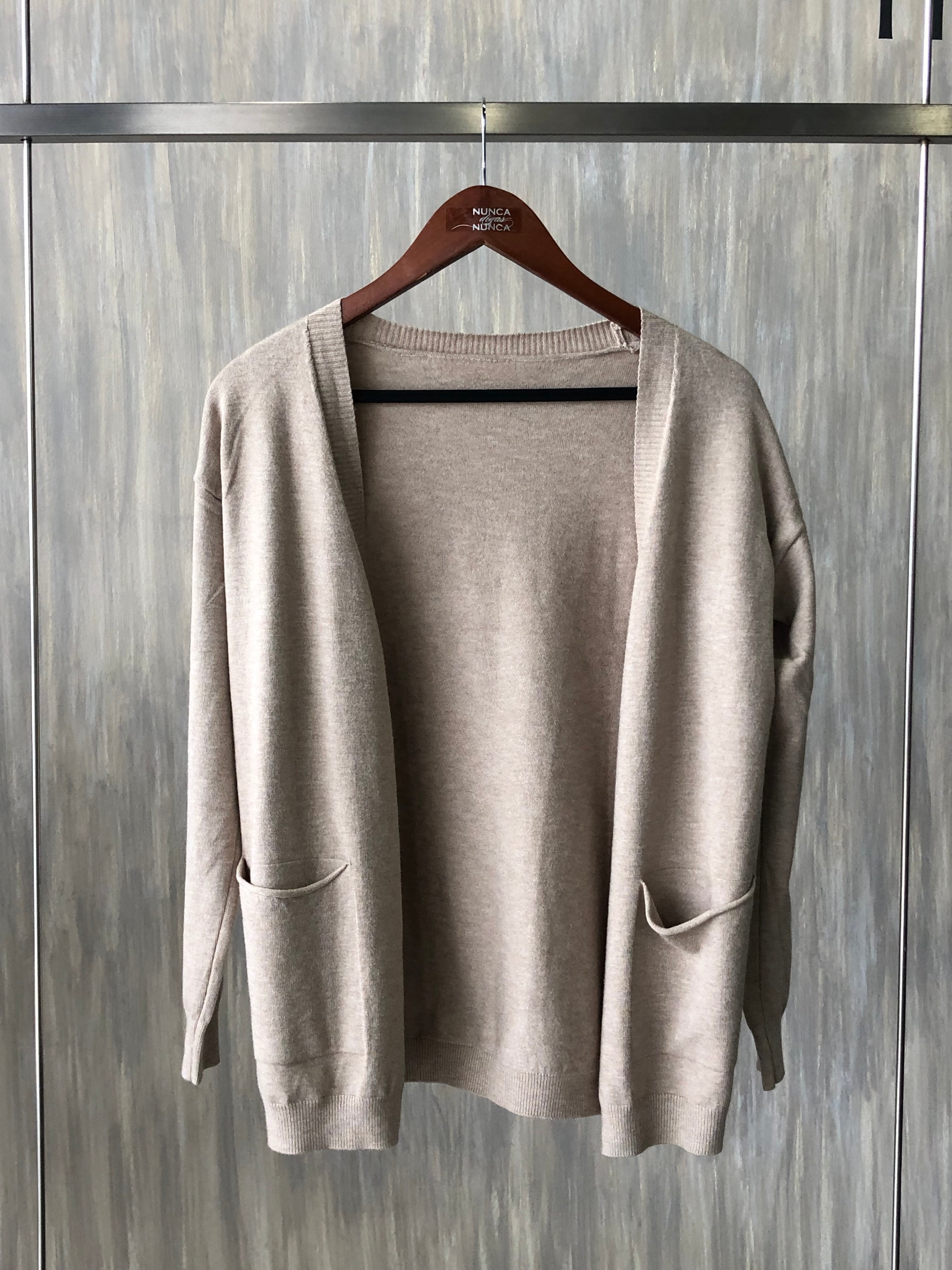 Suéter básico abierto BODEGA
