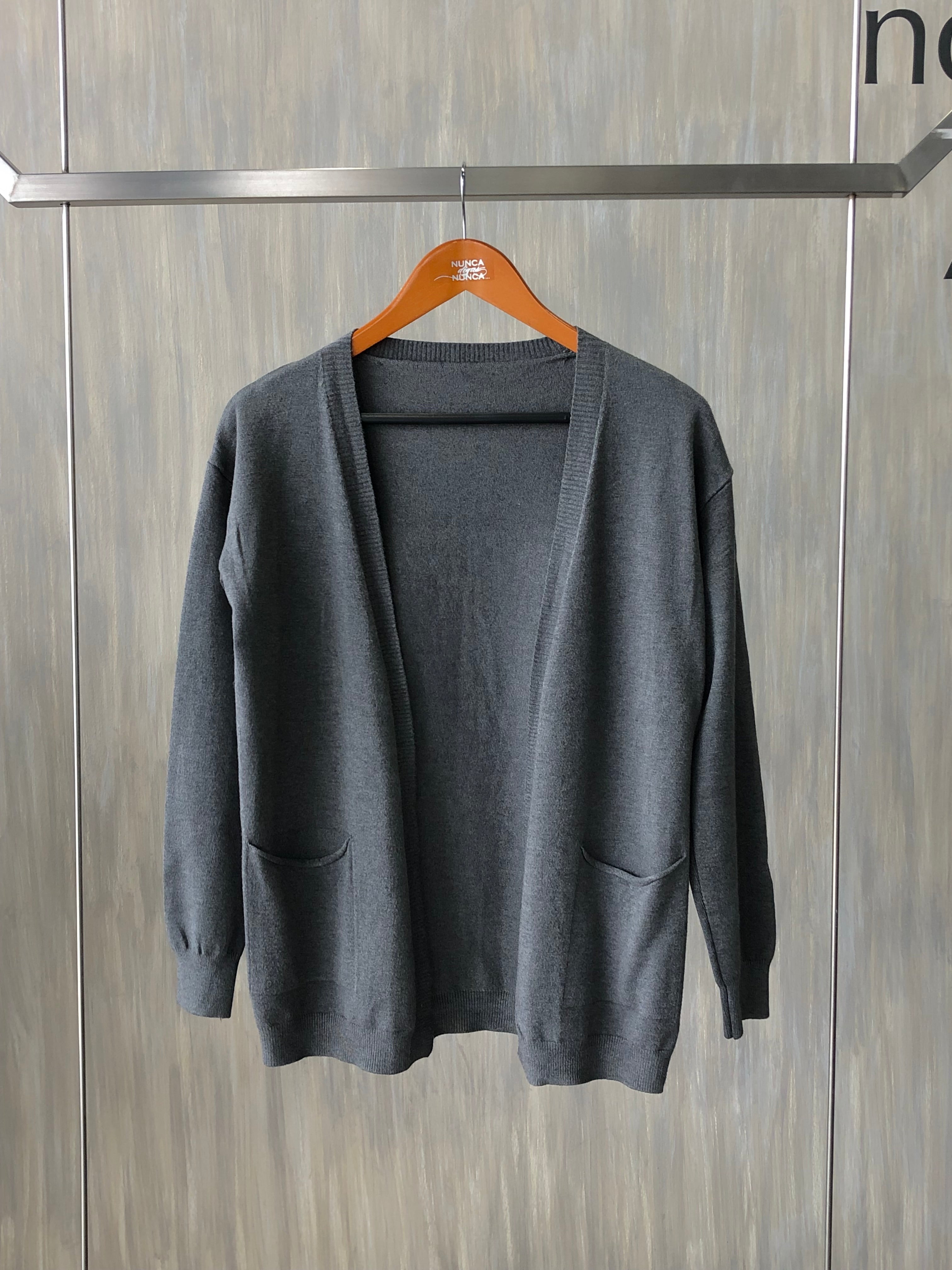 Suéter básico abierto BODEGA