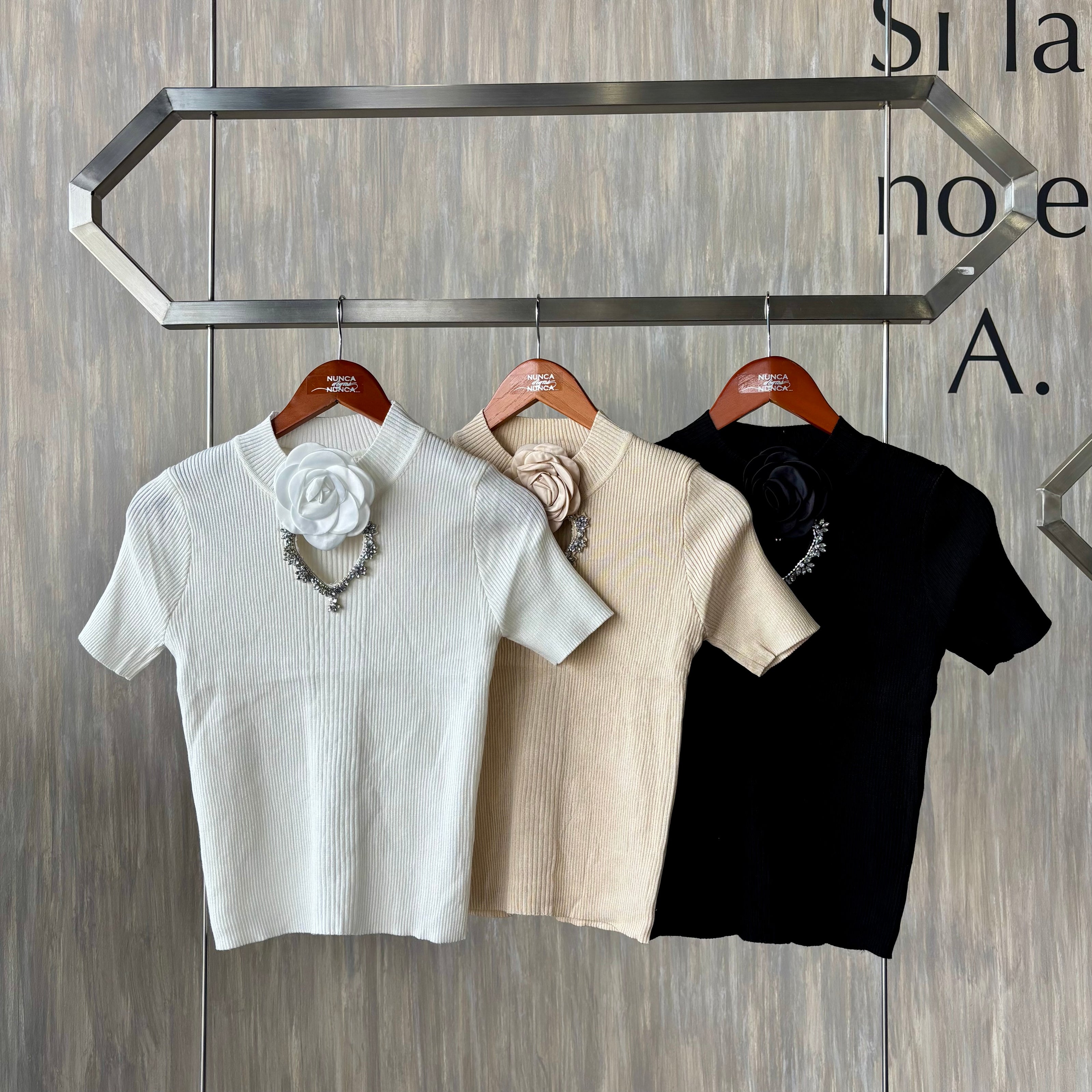 Playera corazón con flor