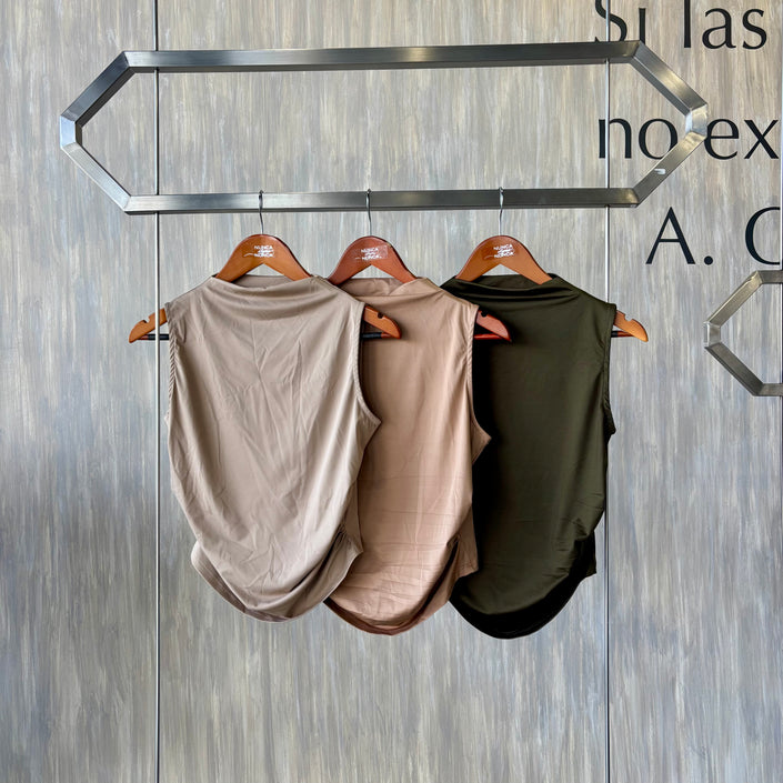 Blusa básica con cuello