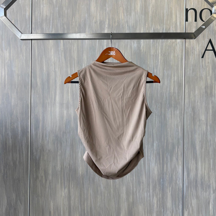 Blusa básica con cuello