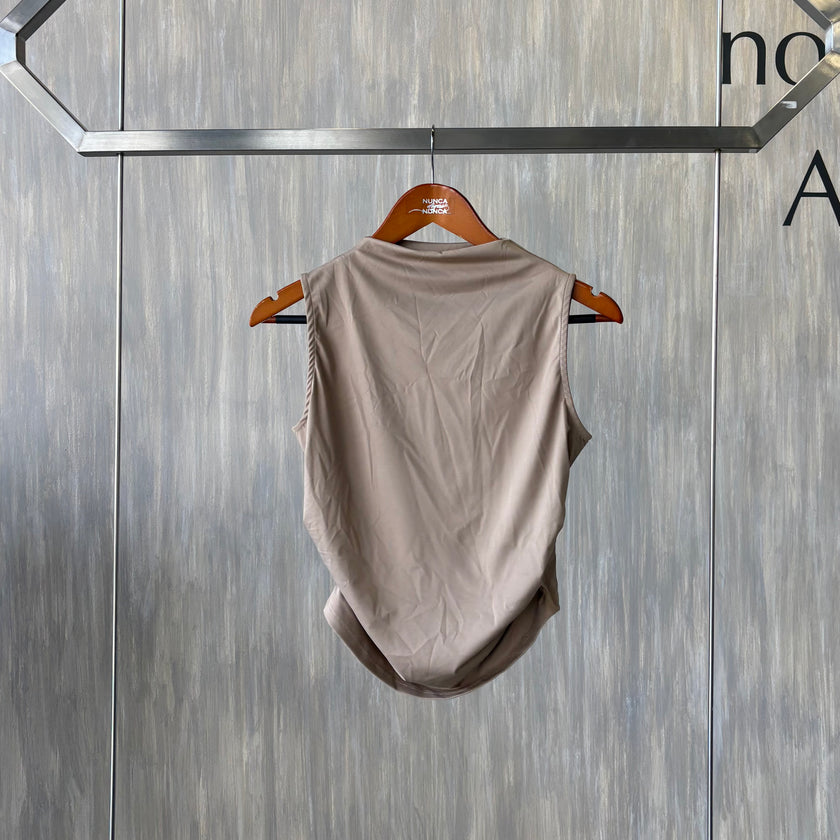 Blusa básica con cuello