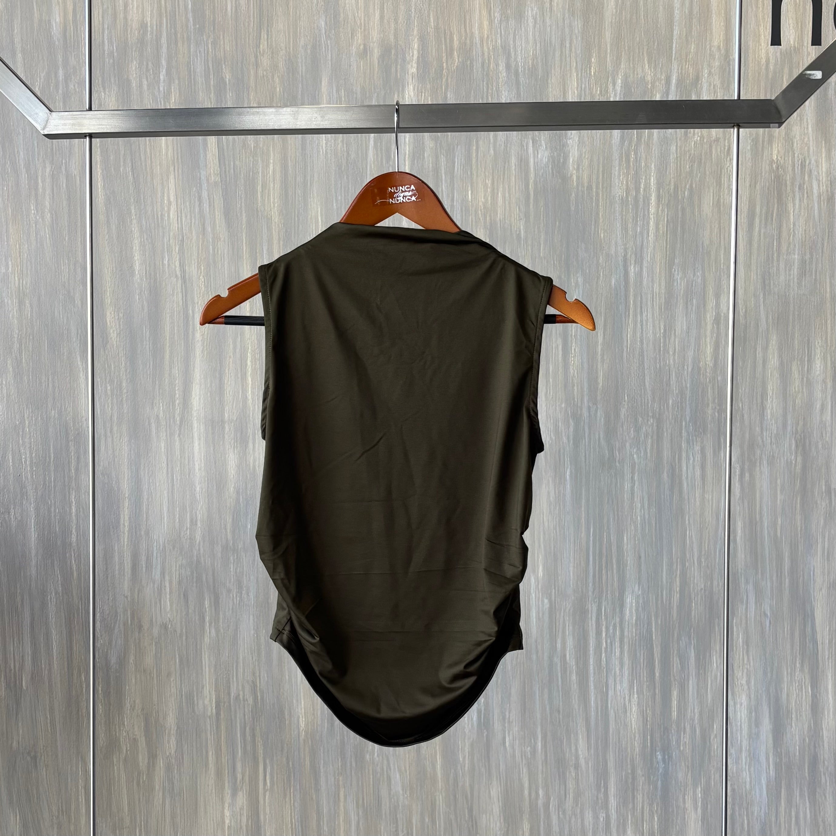 Blusa básica con cuello