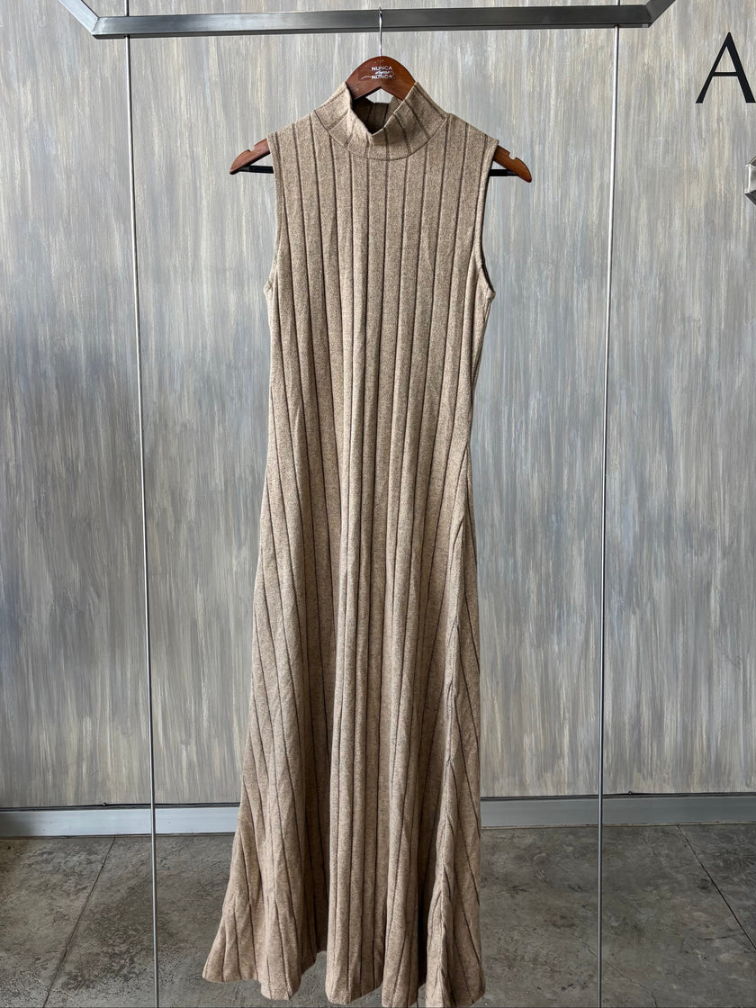 Vestido de punto cuello alto
