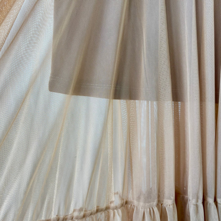 Falda larga con fondo corto