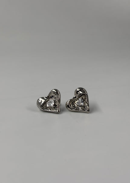 Arete corazón con brillito al centro