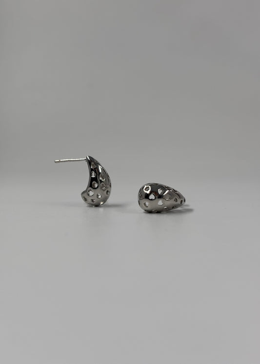 Arete gota con corazones