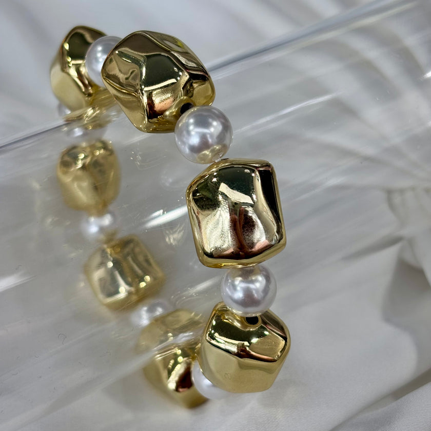 Pulsera con cuentas doradas y Perlas