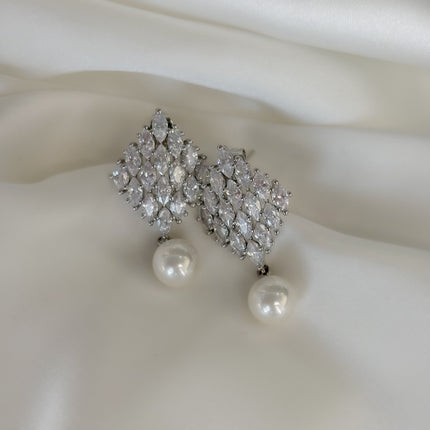 Aretes rombo con Perla