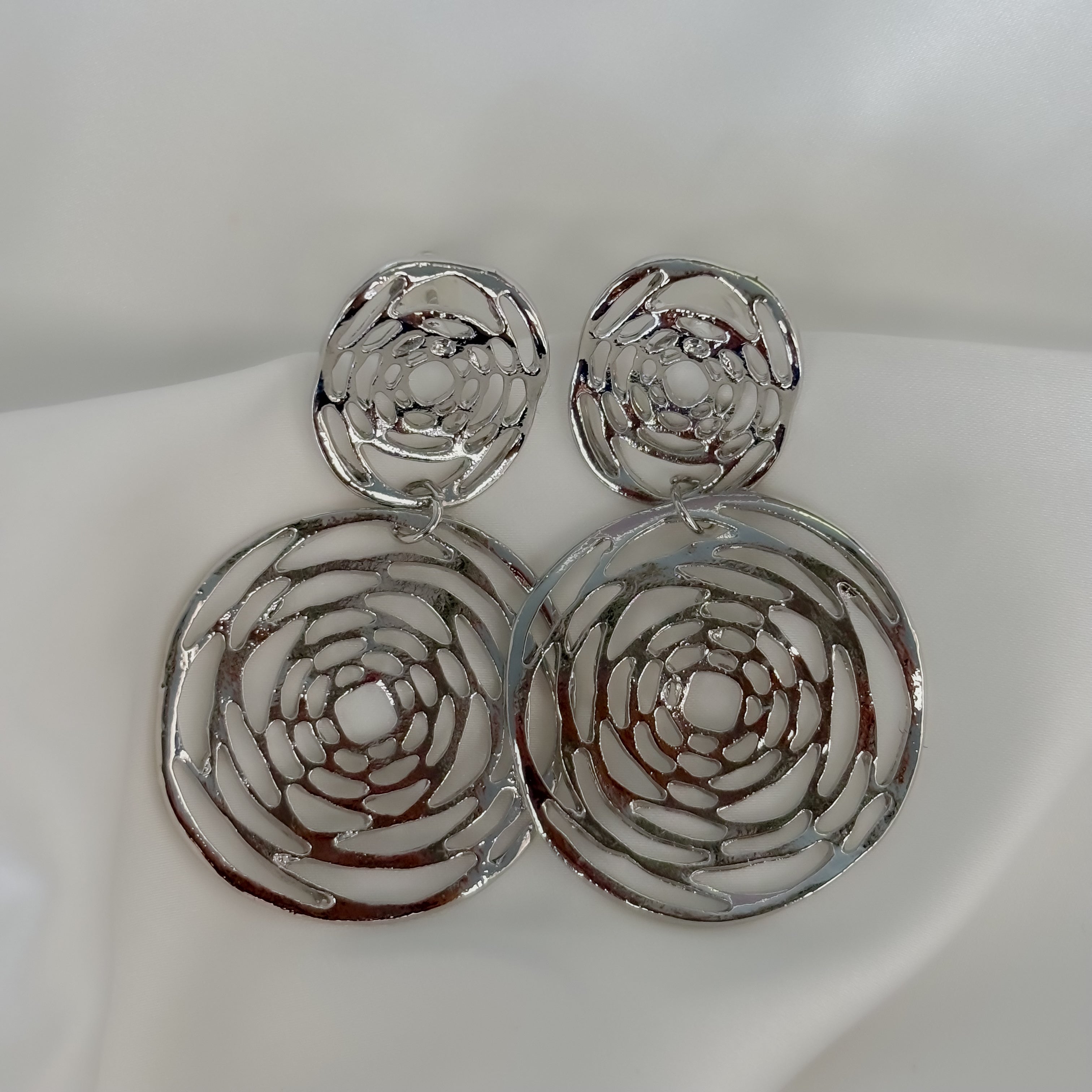 Aretes tejidos