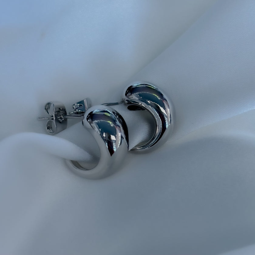 Aretes mini gota alargada