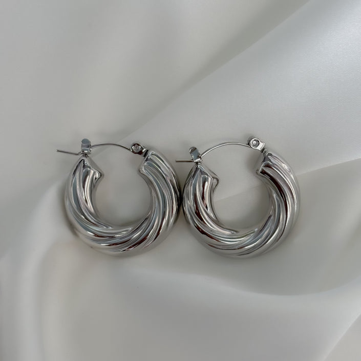 Arracada círculo chunky pequeño