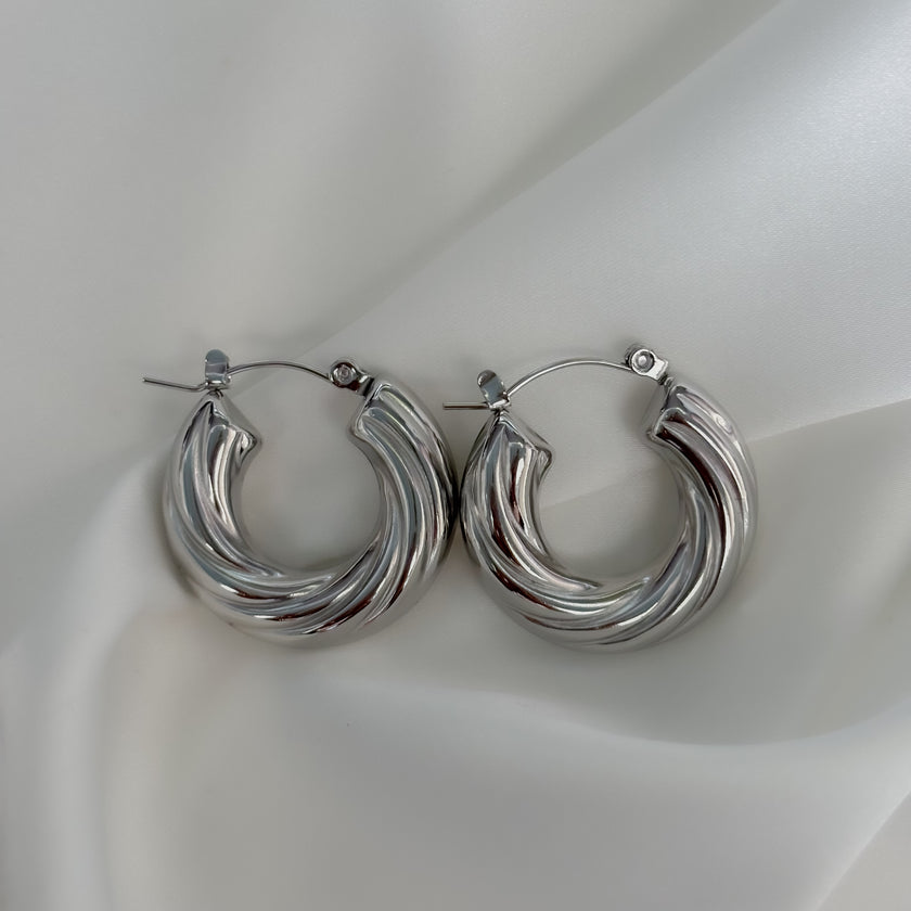 Arracada círculo chunky pequeño