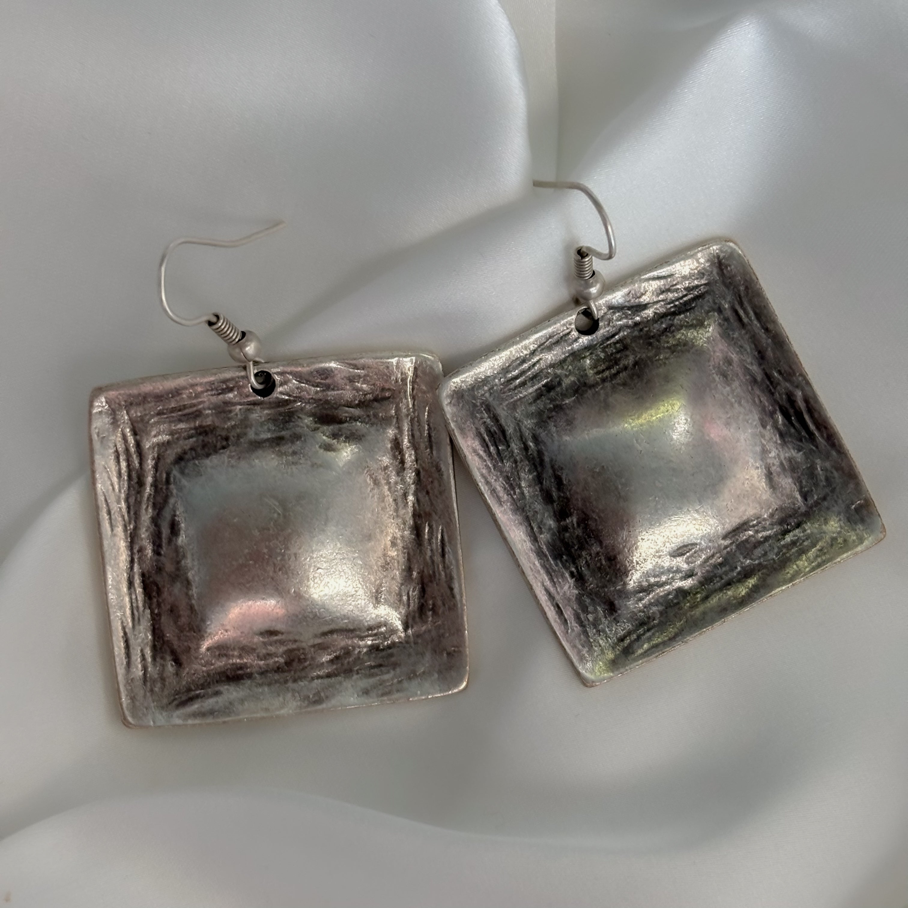 Aretes cuadro plateado