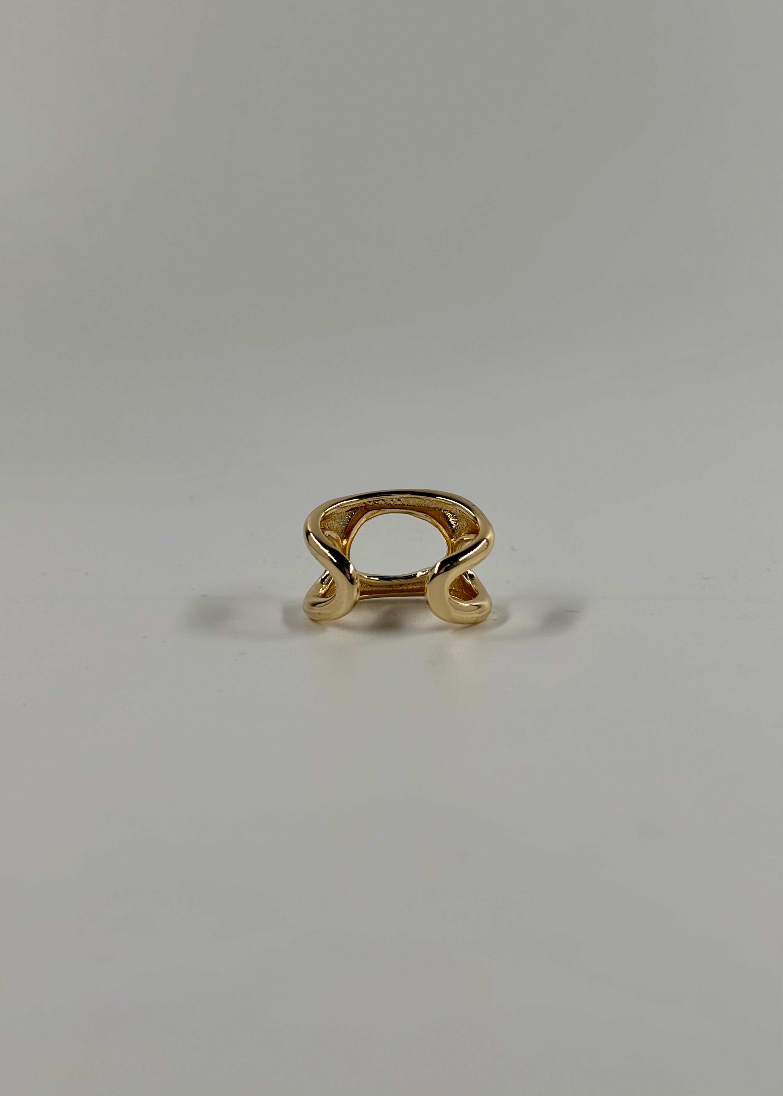 Anillo con huecos