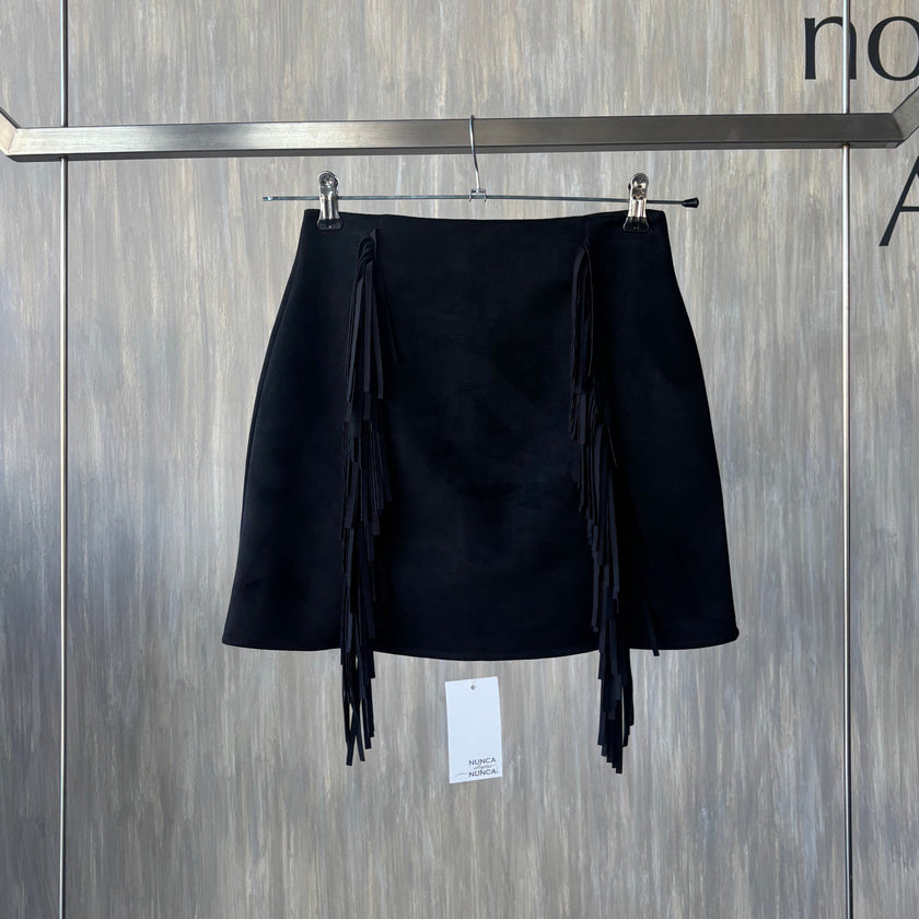 Falda ante con flecos