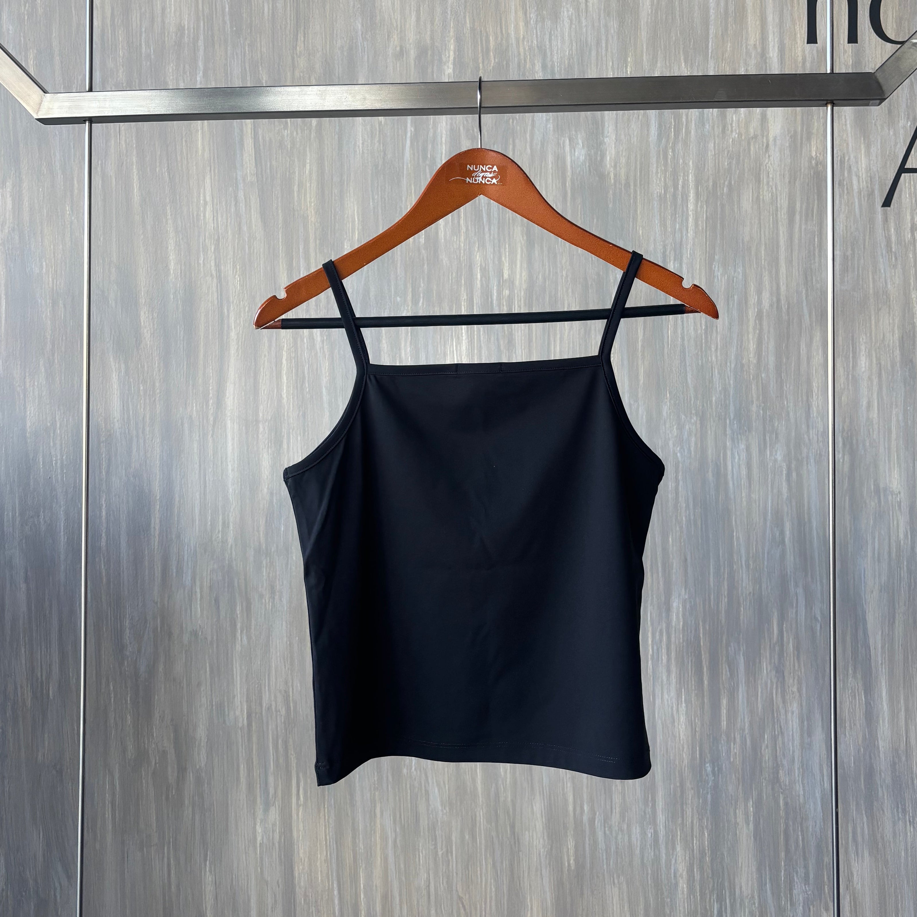 Playera de tirantes básica