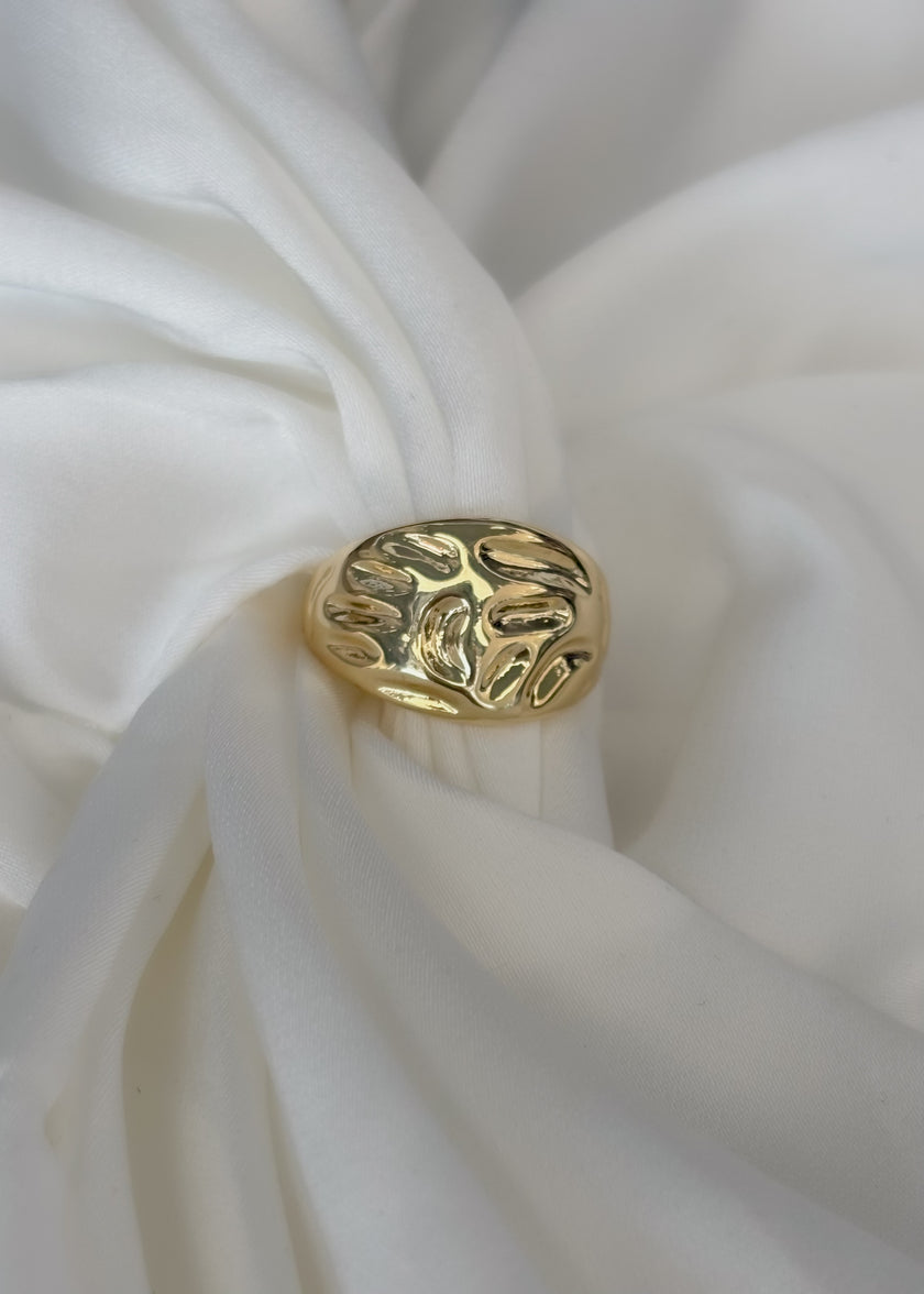 Anillo amartillado alargado