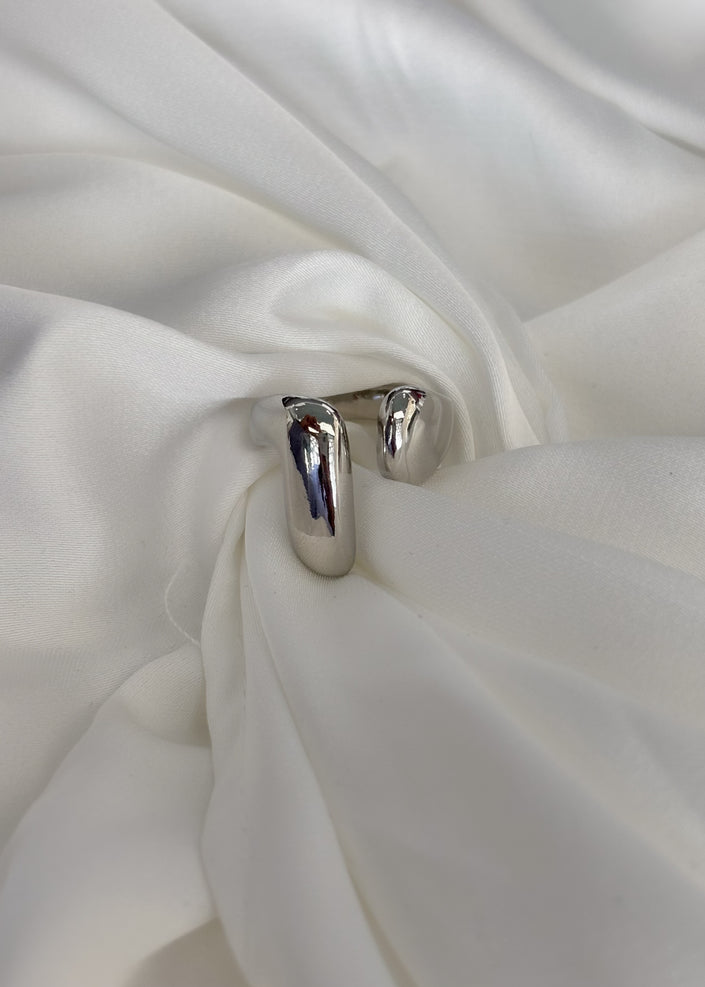 Anillo gota escurrida corta