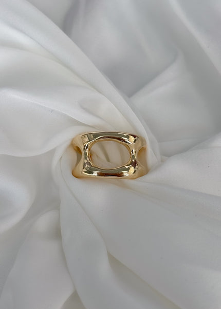 Anillo con huecos