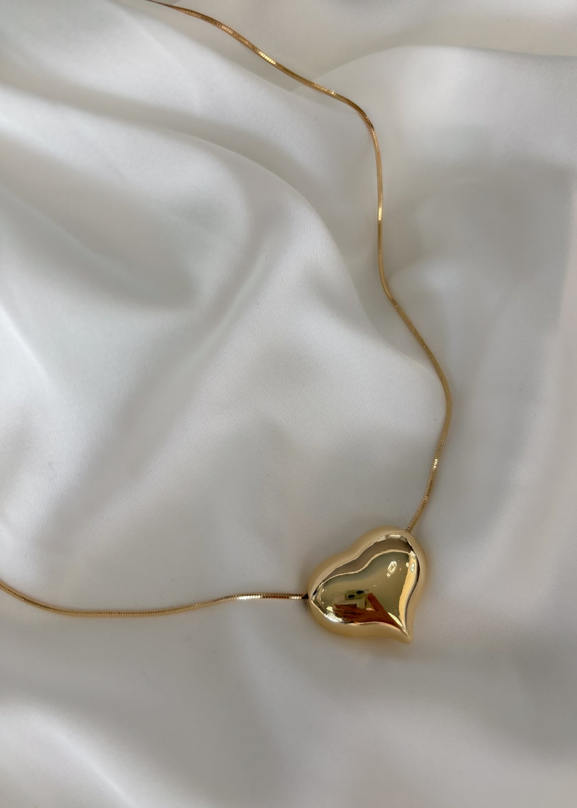 Collar corazón globo