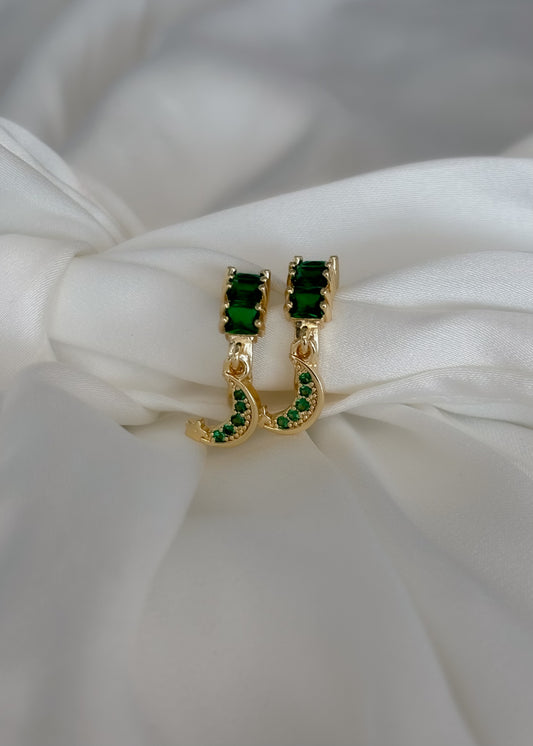 Aretes largos con luna verde