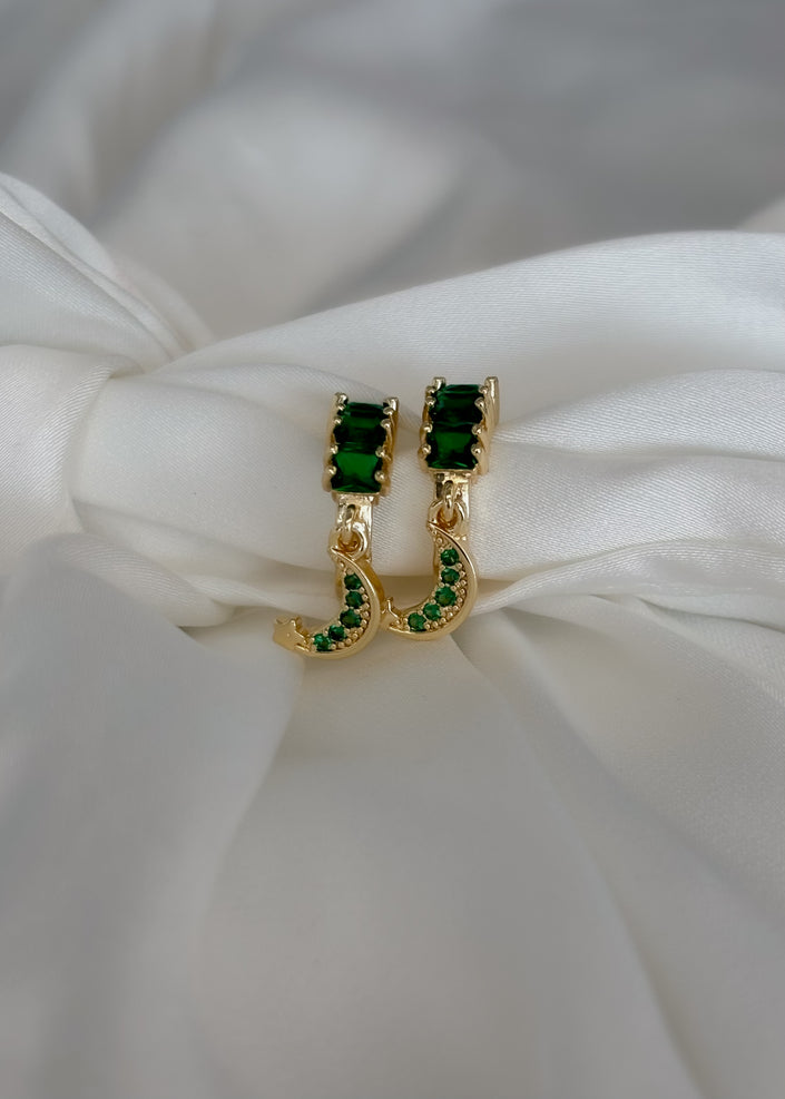 Aretes largos con luna verde