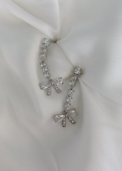 Aretes largos con moñito