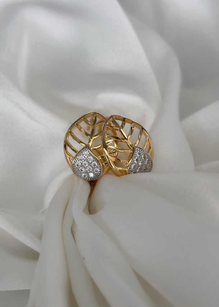 Arracada hoja con brillos