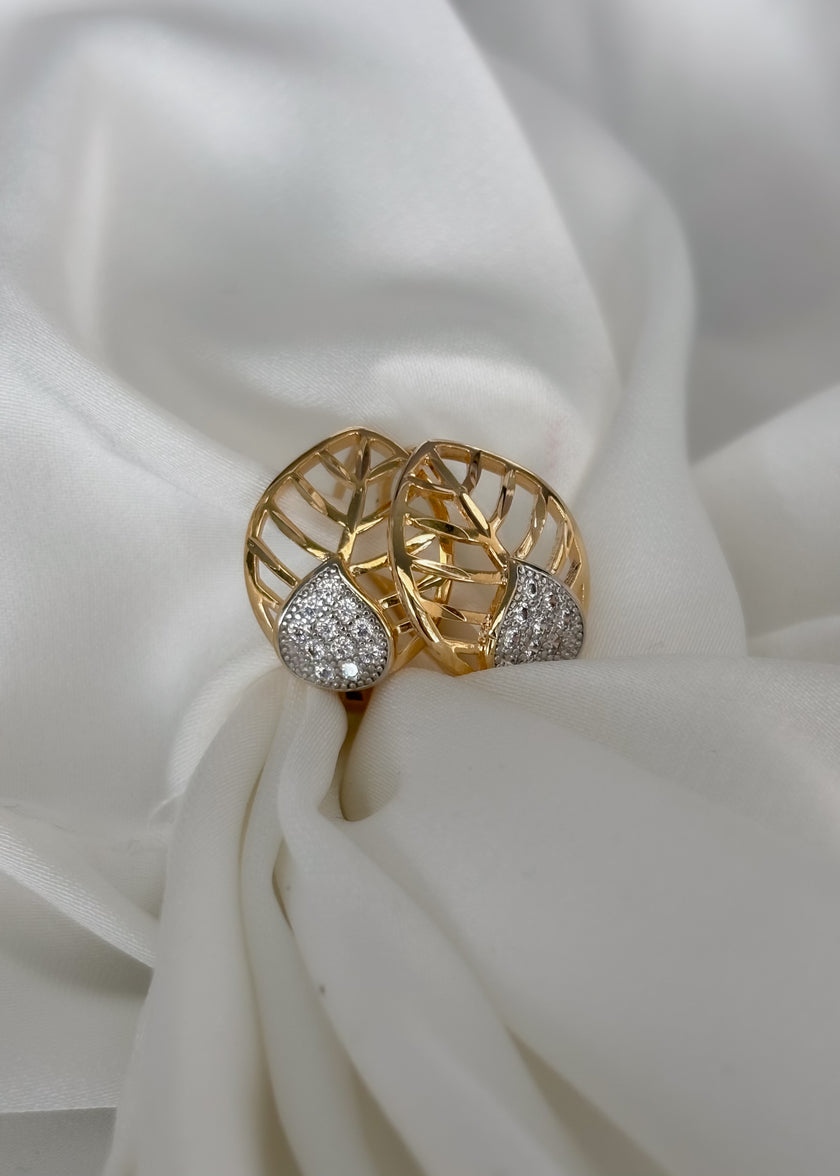 Arracada hoja con brillos