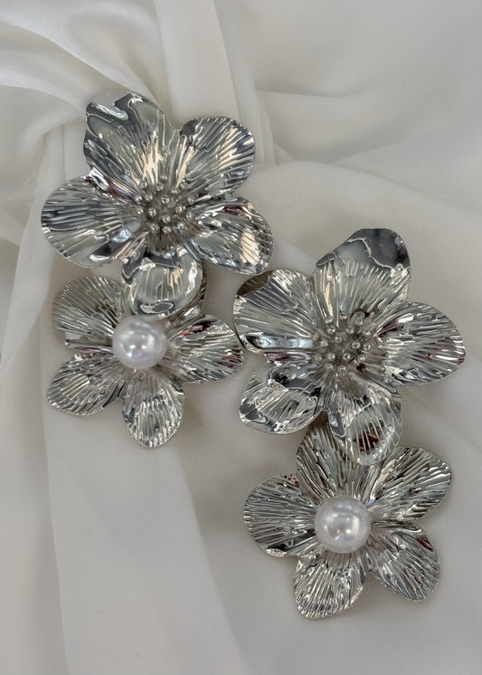 Aretes doble flor con perla