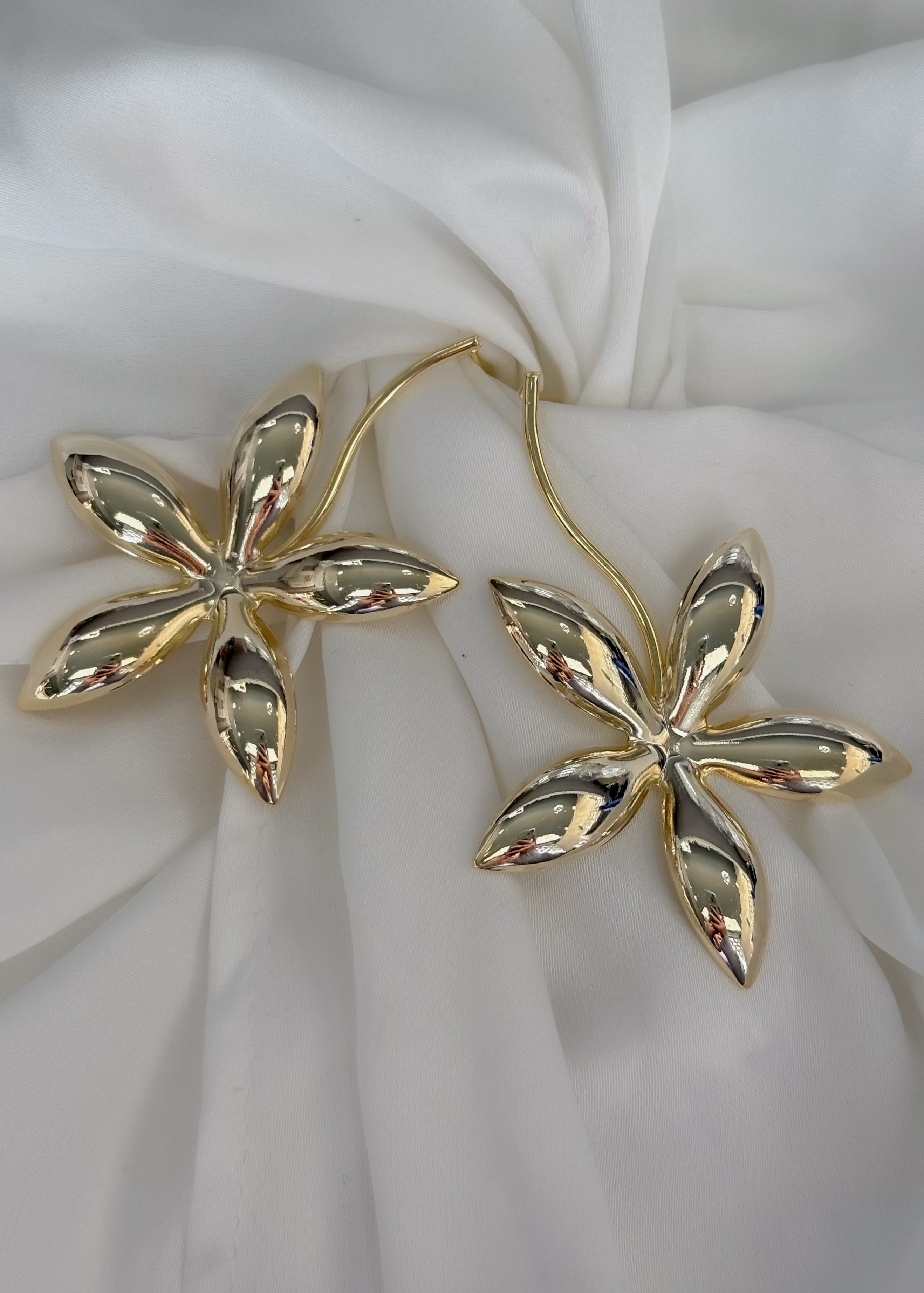 Aretes flor colgante
