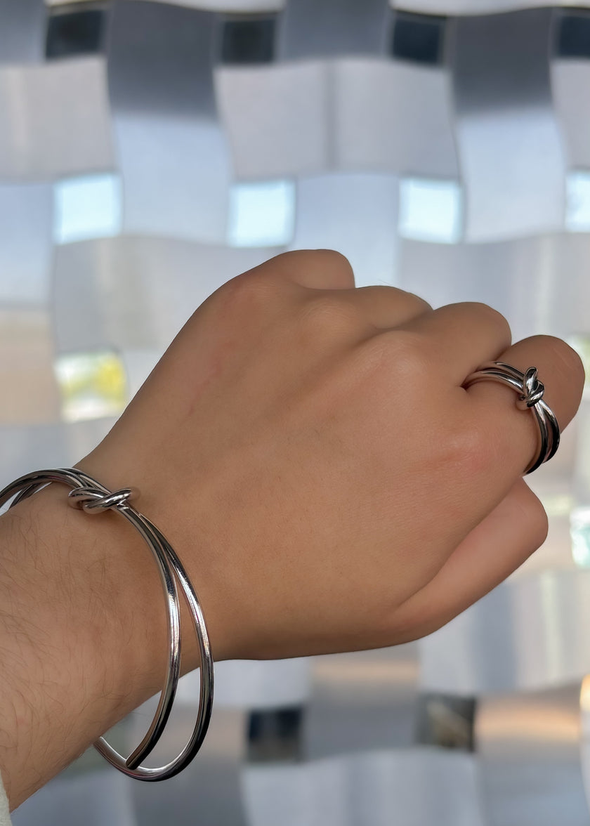Set de anillo y brazalete nudo