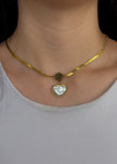 Collar planchado con corazón aperlado