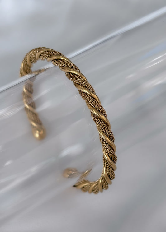Brazalete entrelazado