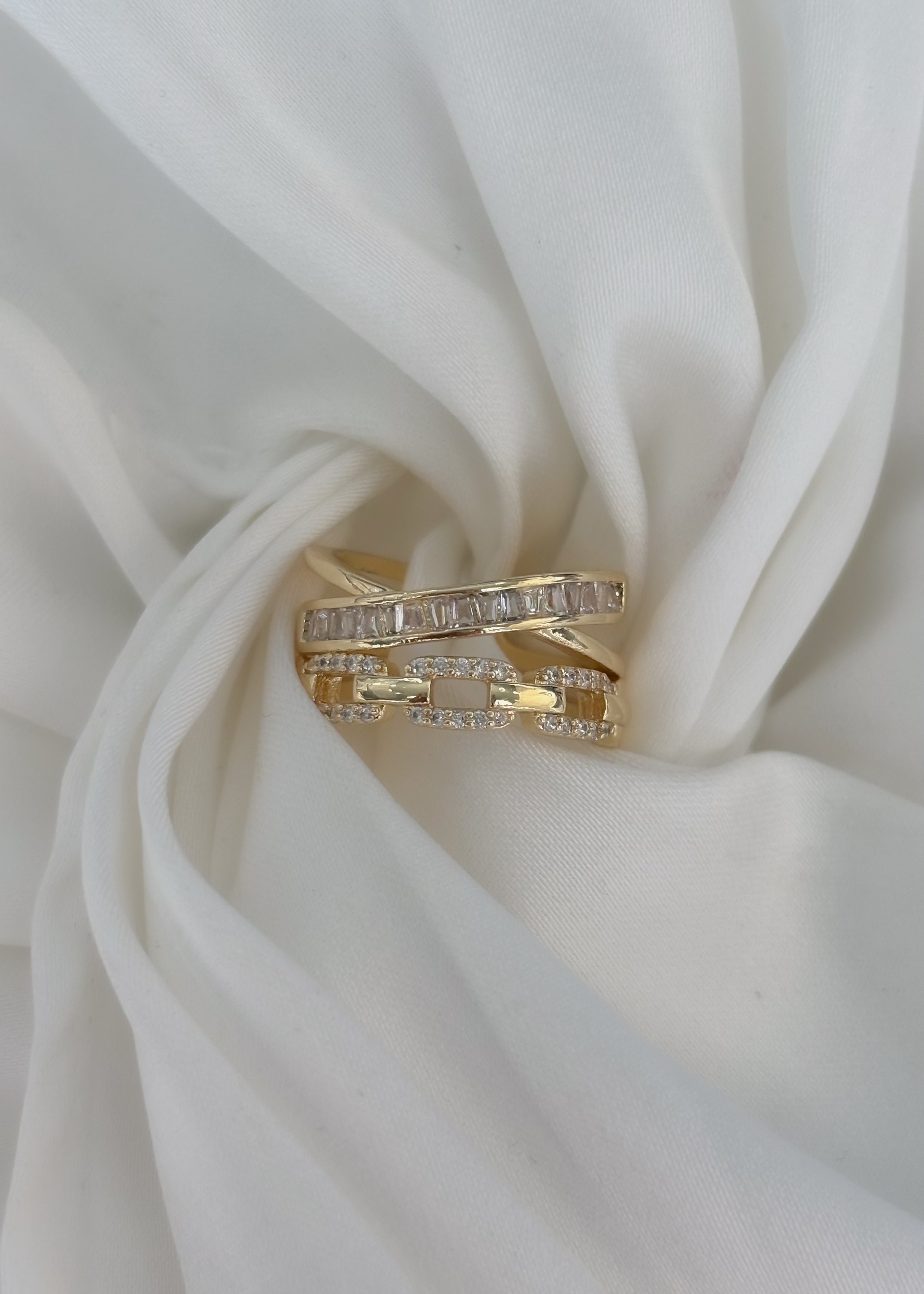 Anillo chunky con tres lineas cadena