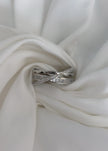 Anillo chunky plateado lineas cruzadas