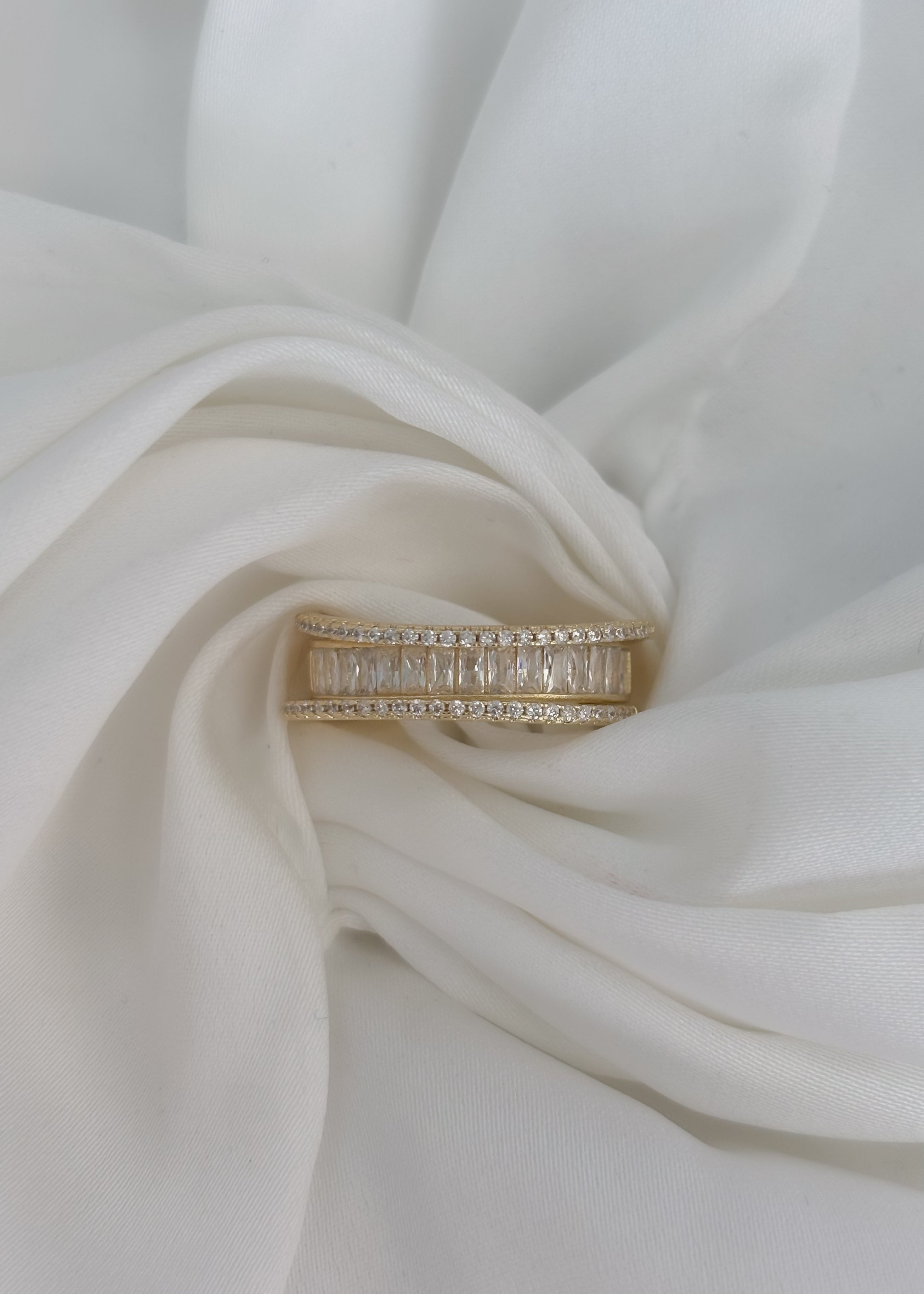 Anillo chunky con zirconias