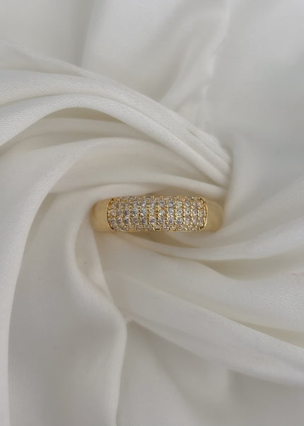 Anillo con brillos pequeños